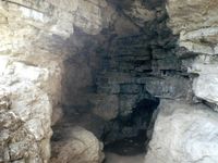 Залучанская пещера